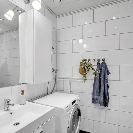 The Area W Free Parking Garage, 200m Tram And Bus ヘルシンキ