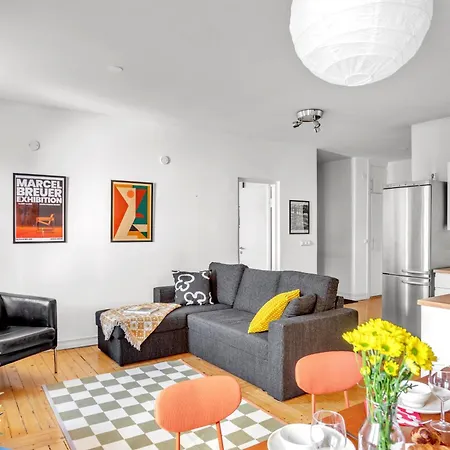 The Area W Free Parking Garage, 200m Tram And Bus Helsingfors