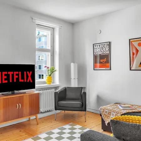 The Area W Free Parking Garage, 200m Tram And Bus * Helsinki