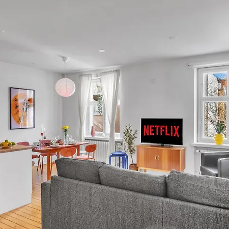 The Area W Free Parking Garage, 200m Tram And Bus アパート