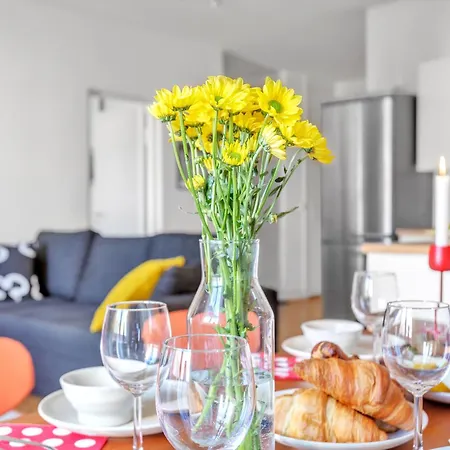The Area W Free Parking Garage, 200m Tram And Bus Apartment Helsinki